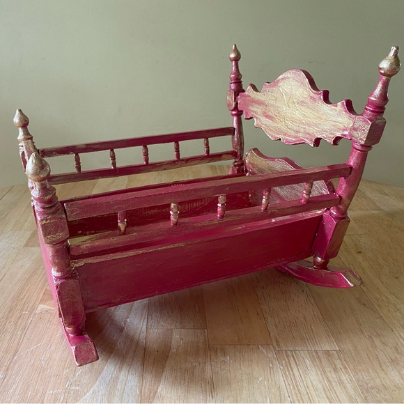 Vintage delicate rocking doll cradle hand painted in fuscia pink and gold - Picture 3 of 9